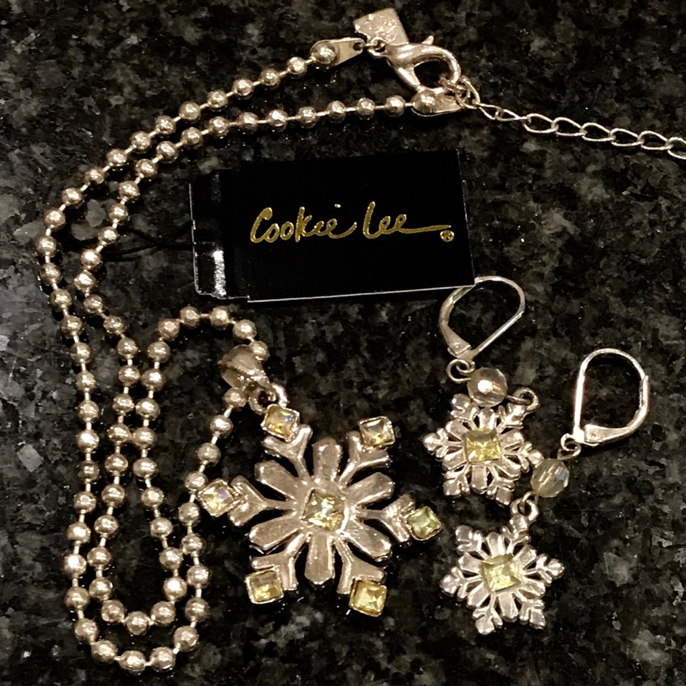 COOKIE LEE snowflake earrings & necklace set